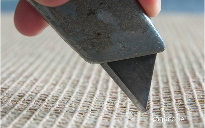 初心者でもできる!ハサミを使ってカーペットをきれいに切る方法と注意点 | 快適空間の家具コレクション